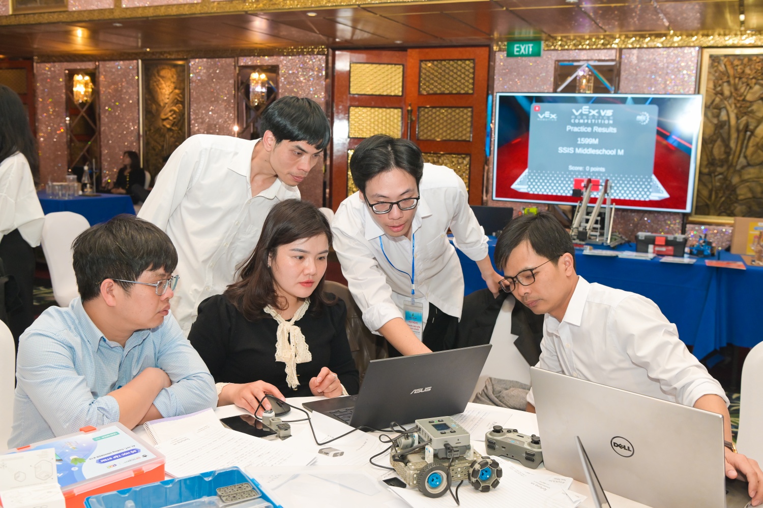 [Chùm ảnh] Giáo viên khu vực phía Bắc tham gia tập huấn vận hành phòng STEM Innovation Petrovietnam