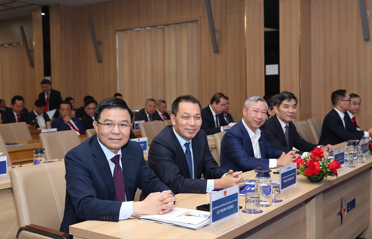 Dấu ấn bứt phá trong phát triển hạ tầng ngành năng lượng của EVN