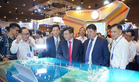 Dấu ấn bứt phá trong phát triển hạ tầng ngành năng lượng của EVN