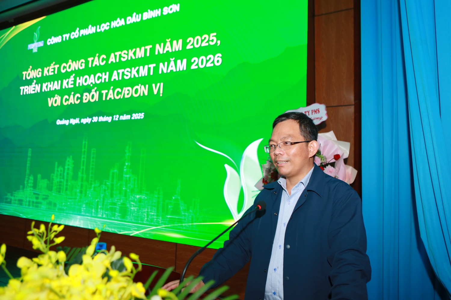 Ông Cao Tuấn Sĩ - Giám đốc NMLD Dung Quất kỳ vọng với những nền tảng vững chắc về ATSKMT năm 2025 đã đạt được, các đơn vị, đối tác, nhà thầu sẽ tiếp tục phát huy và phấn đấu để tiếp tục đạt được các kết quả cao hơn trong năm 2026.