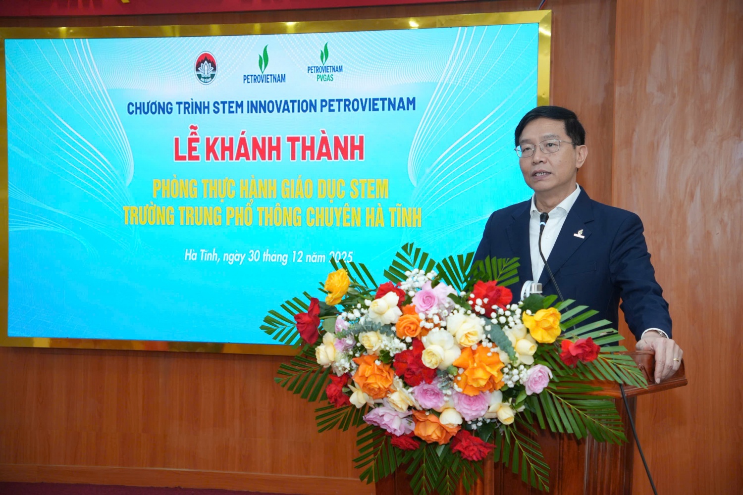 [Chùm ảnh] Petrovietnam khánh thành 3 phòng STEM tại Nghệ An và Hà Tĩnh