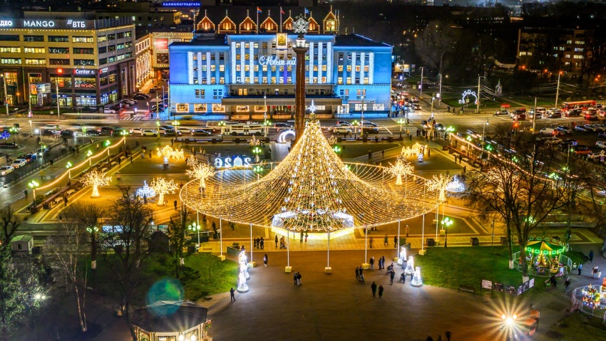 Không khí ấm áp chào đón năm mới tại Nga và Trung Quốc