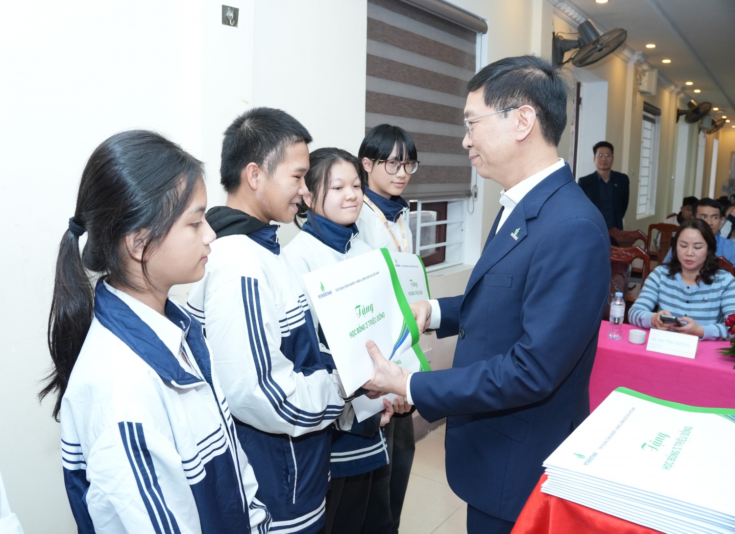 STEM Innovation Petrovietnam tiếp sức truyền thống hiếu học xứ Nghệ