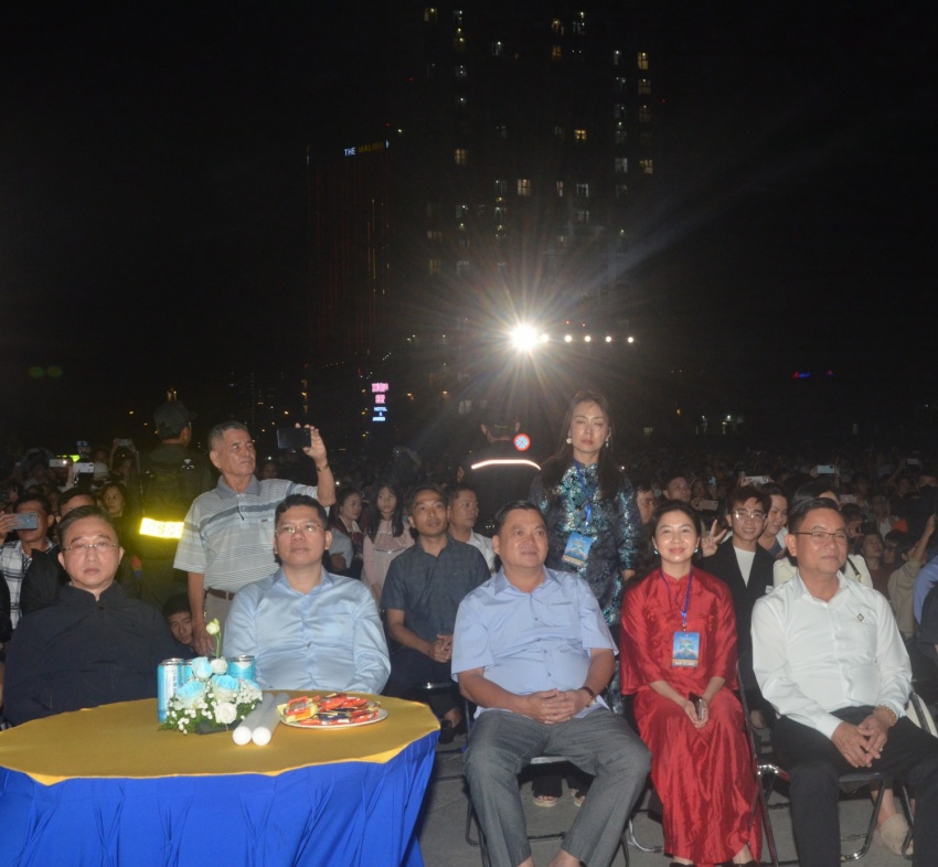 Rực rỡ đêm nghệ thuật “Khơi sóng bình minh” chào đón năm mới 2026