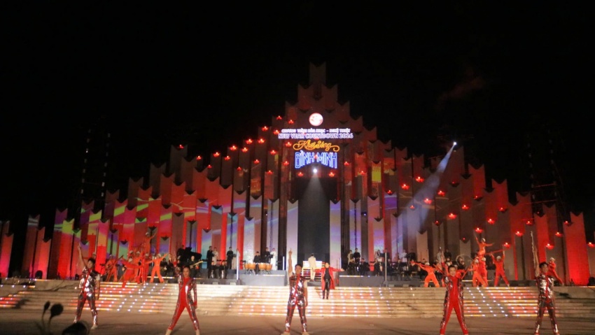 Rực rỡ đêm nghệ thuật “Khơi sóng bình minh” chào đón năm mới 2026