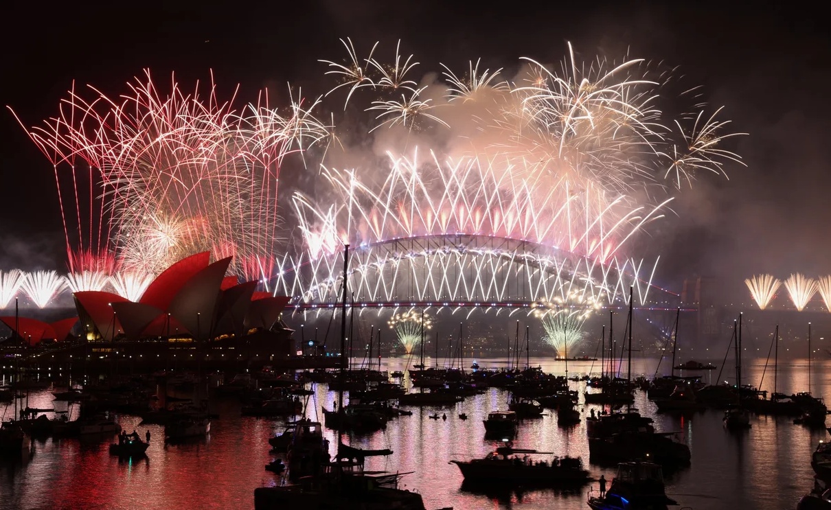 Thế giới rực rỡ trong khoảnh khắc bước sang năm mới 2026