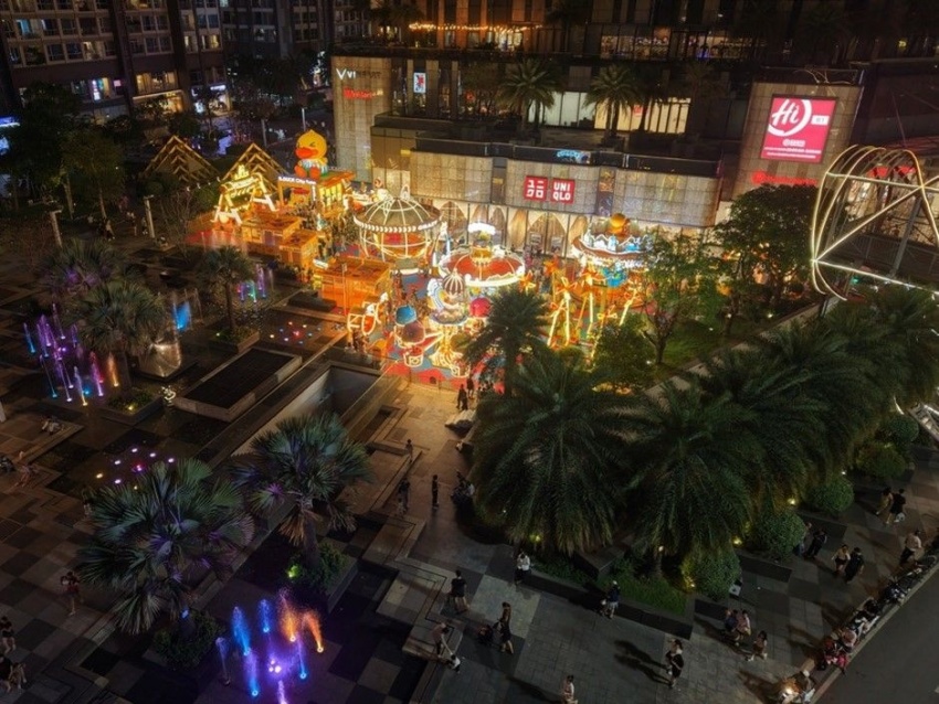 'Vũ trụ Vin' hóa 'thánh địa countdown', đón gần 1 triệu người trong đại tiệc chào năm mới 2025