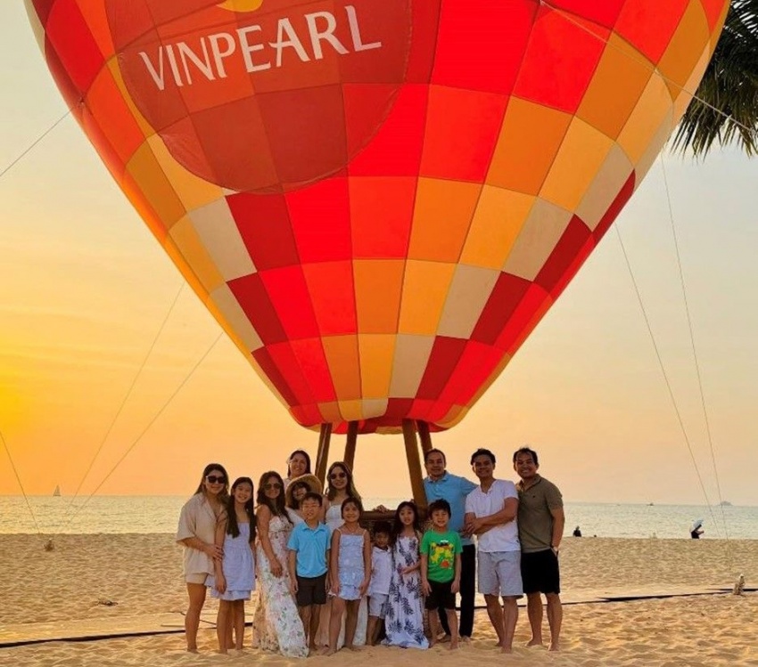 'Vũ trụ Vin' hóa 'thánh địa countdown', đón gần 1 triệu người trong đại tiệc chào năm mới 2025