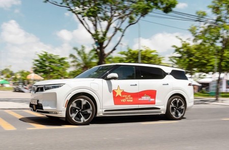 "Xe Chủ tịch" VinFast VF 9 phá vỡ rào cản giá trong phân khúc SUV full-size