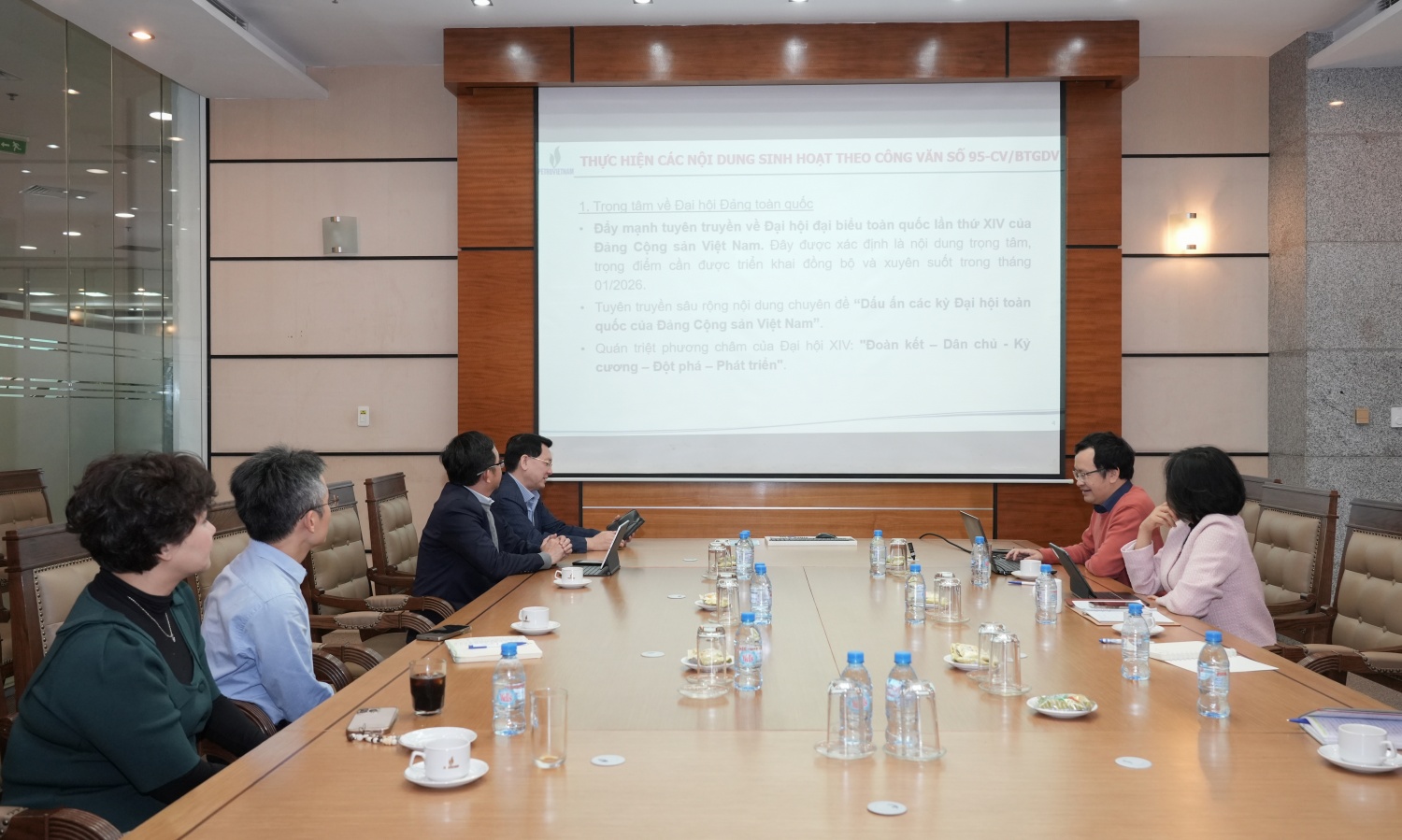 [Chùm ảnh] Đảng bộ BMQL&ĐH Petrovietnam tổ chức sinh hoạt chi bộ tháng 1: Đoàn kết - Dân chủ - Kỷ cương - Đột phá - Phát triển