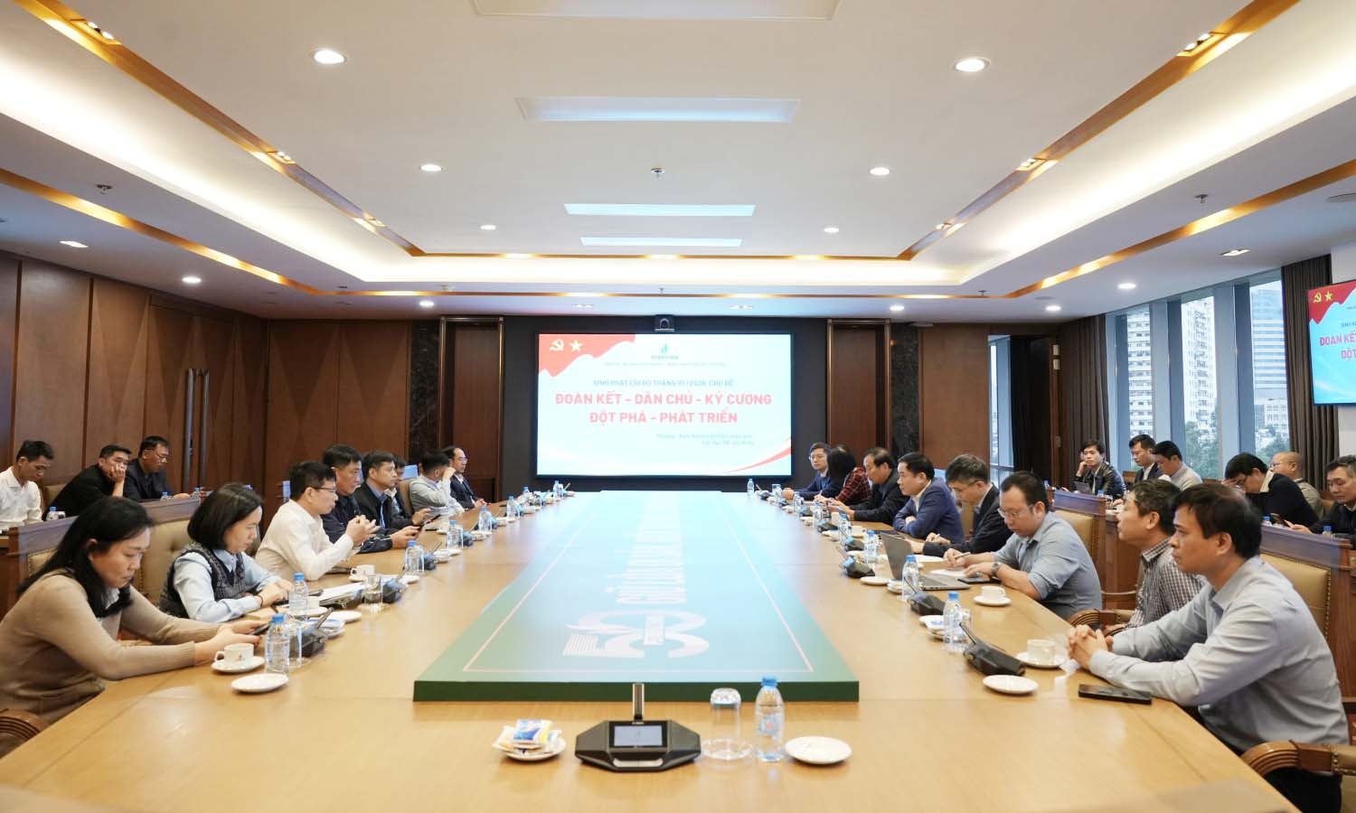 [Chùm ảnh] Đảng bộ BMQL&ĐH Petrovietnam thống nhất nhận thức, tạo nền tảng bứt phá