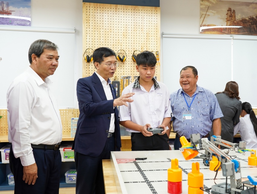 Khánh thành phòng STEM - Động lực đổi mới dạy và học tại Trường THPT Phạm Hùng (Vĩnh Long)