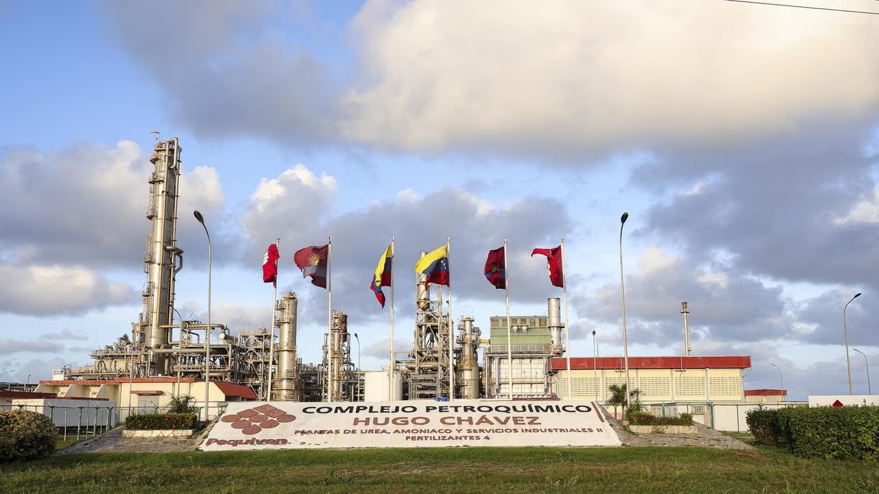 Hệ thống xuất khẩu dầu Venezuela co cụm quanh Chevron