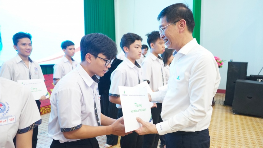 Ươm mầm tư duy khoa học và năng lực nghiên cứu cho học sinh ngay từ bậc phổ thông STEM Innovation Petrovietnam: Bệ phóng tư duy khoa học cho học sinh Trường THPT Thống Nhất A