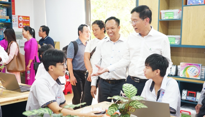 Ươm mầm tư duy khoa học và năng lực nghiên cứu cho học sinh ngay từ bậc phổ thông STEM Innovation Petrovietnam: Bệ phóng tư duy khoa học cho học sinh Trường THPT Thống Nhất A