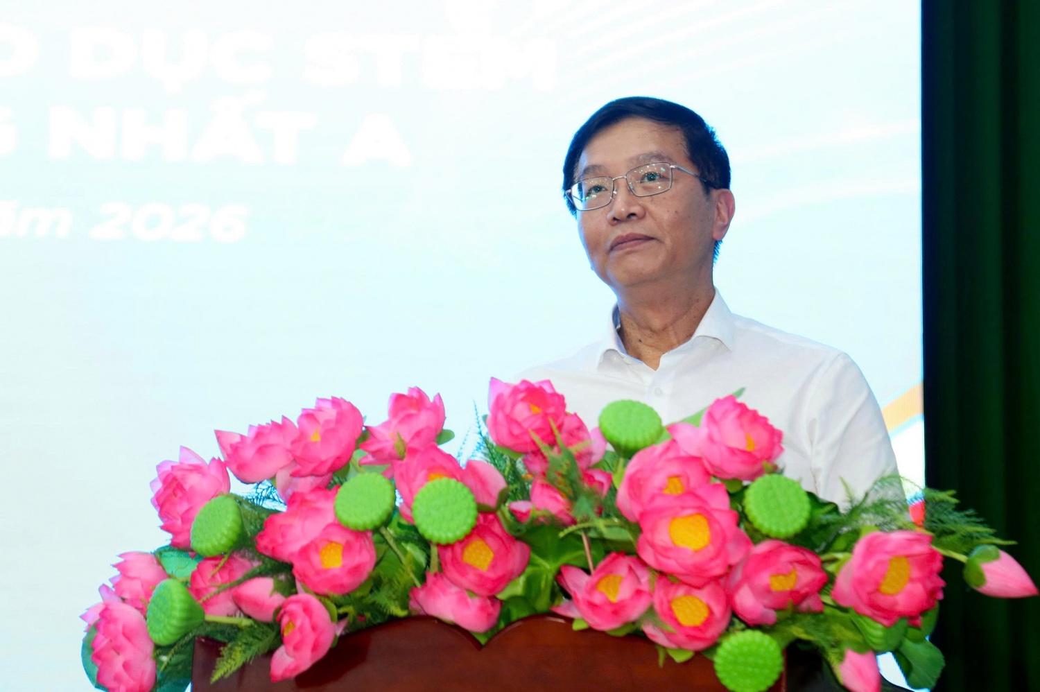 Ươm mầm tư duy khoa học và năng lực nghiên cứu cho học sinh ngay từ bậc phổ thông Ươm mầm tư duy khoa học và năng lực nghiên cứu cho học sinh ngay từ bậc phổ thông