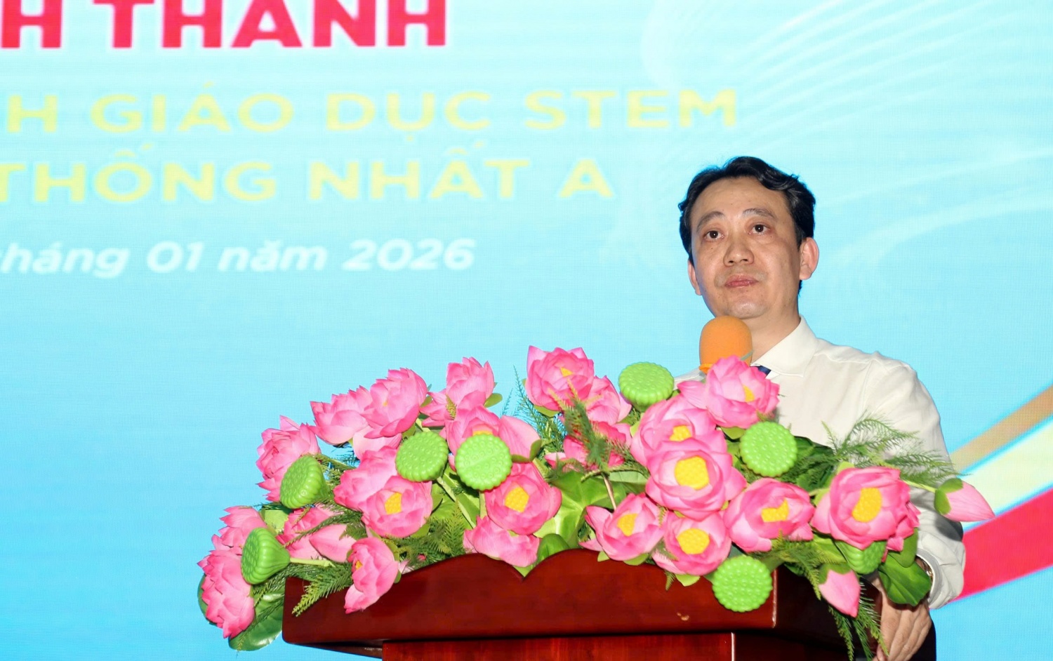 Ươm mầm tư duy khoa học và năng lực nghiên cứu cho học sinh ngay từ bậc phổ thông Ươm mầm tư duy khoa học và năng lực nghiên cứu cho học sinh ngay từ bậc phổ thông