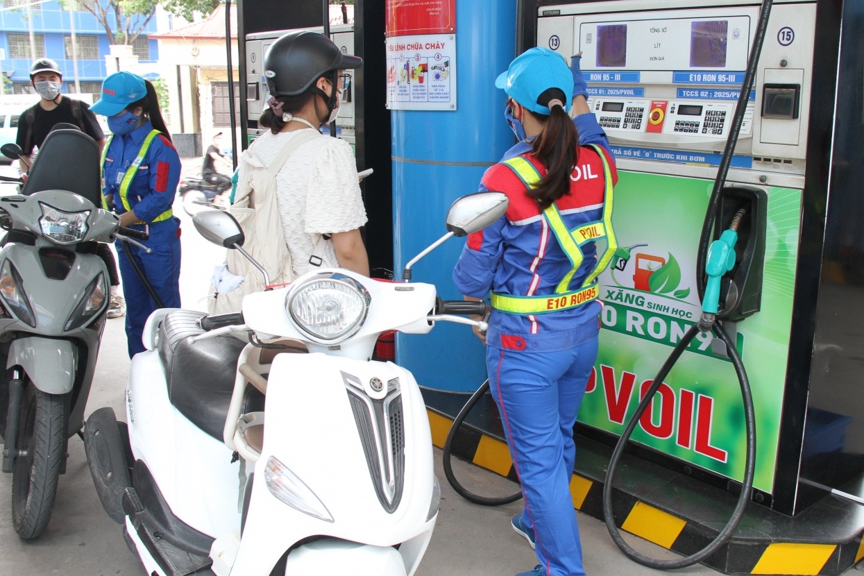 Giá xăng dầu đồng loạt giảm từ 15h ngày 8/1