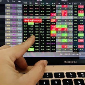 Thị trường chứng khoán ngày 8/1: Áp lực chốt lời gia tăng, VN Index đảo chiều giảm cuối phiên