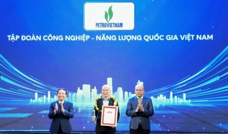 Petrovietnam khẳng định vị thế hàng đầu trong Top 500 Doanh nghiệp lớn nhất Việt Nam