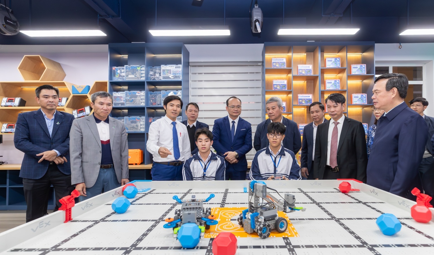 Petrovietnam: Thắp sáng ngọn lửa sáng tạo cho học sinh Phú Thọ