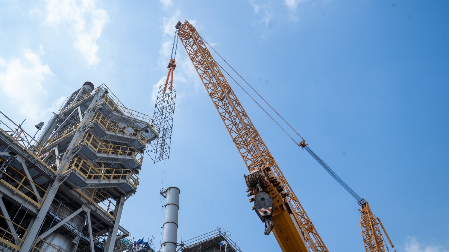 [Ch&ugrave;m ảnh] Những &ldquo;bước lắp gh&eacute;p quyết định&rdquo; trong đợt BDTT Nh&agrave; m&aacute;y Đạm Ph&uacute; Mỹ