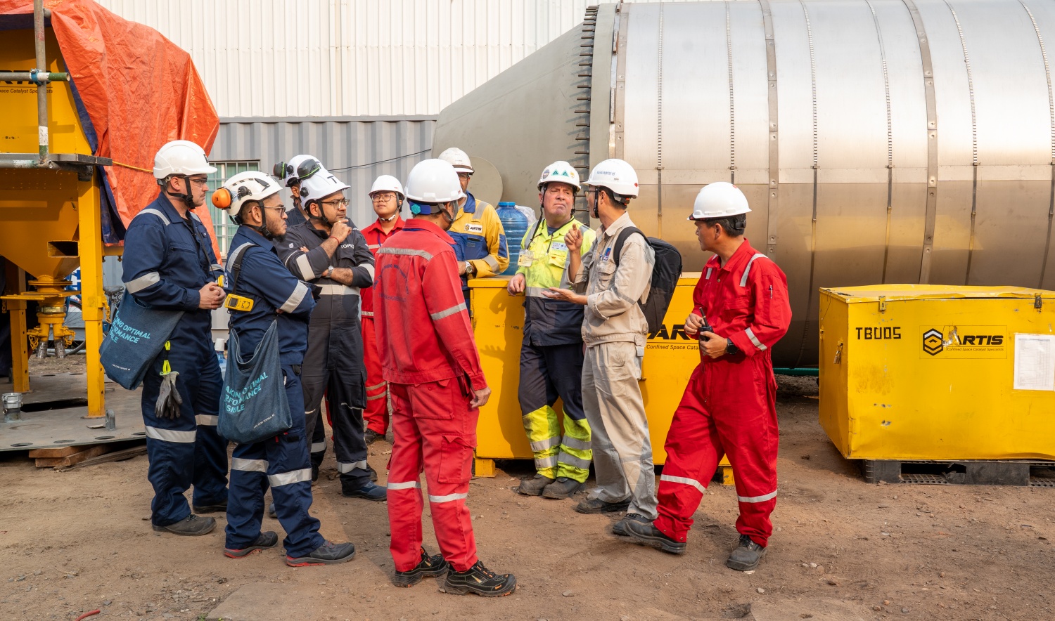 [Ch&ugrave;m ảnh] Những &ldquo;bước lắp gh&eacute;p quyết định&rdquo; trong đợt BDTT Nh&agrave; m&aacute;y Đạm Ph&uacute; Mỹ