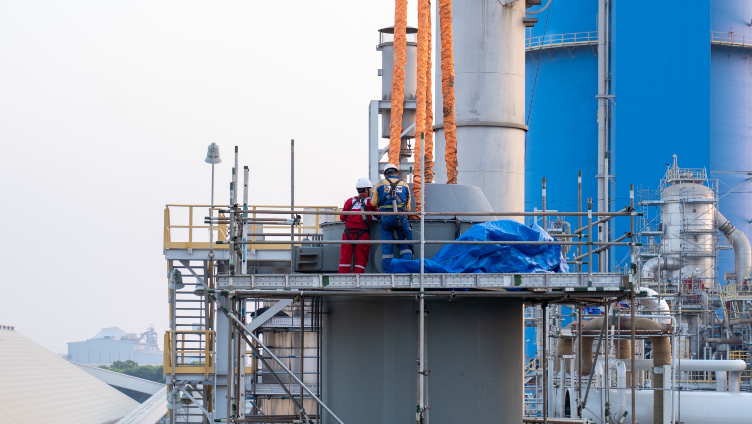 [Ch&ugrave;m ảnh] Những &ldquo;bước lắp gh&eacute;p quyết định&rdquo; trong đợt BDTT Nh&agrave; m&aacute;y Đạm Ph&uacute; Mỹ