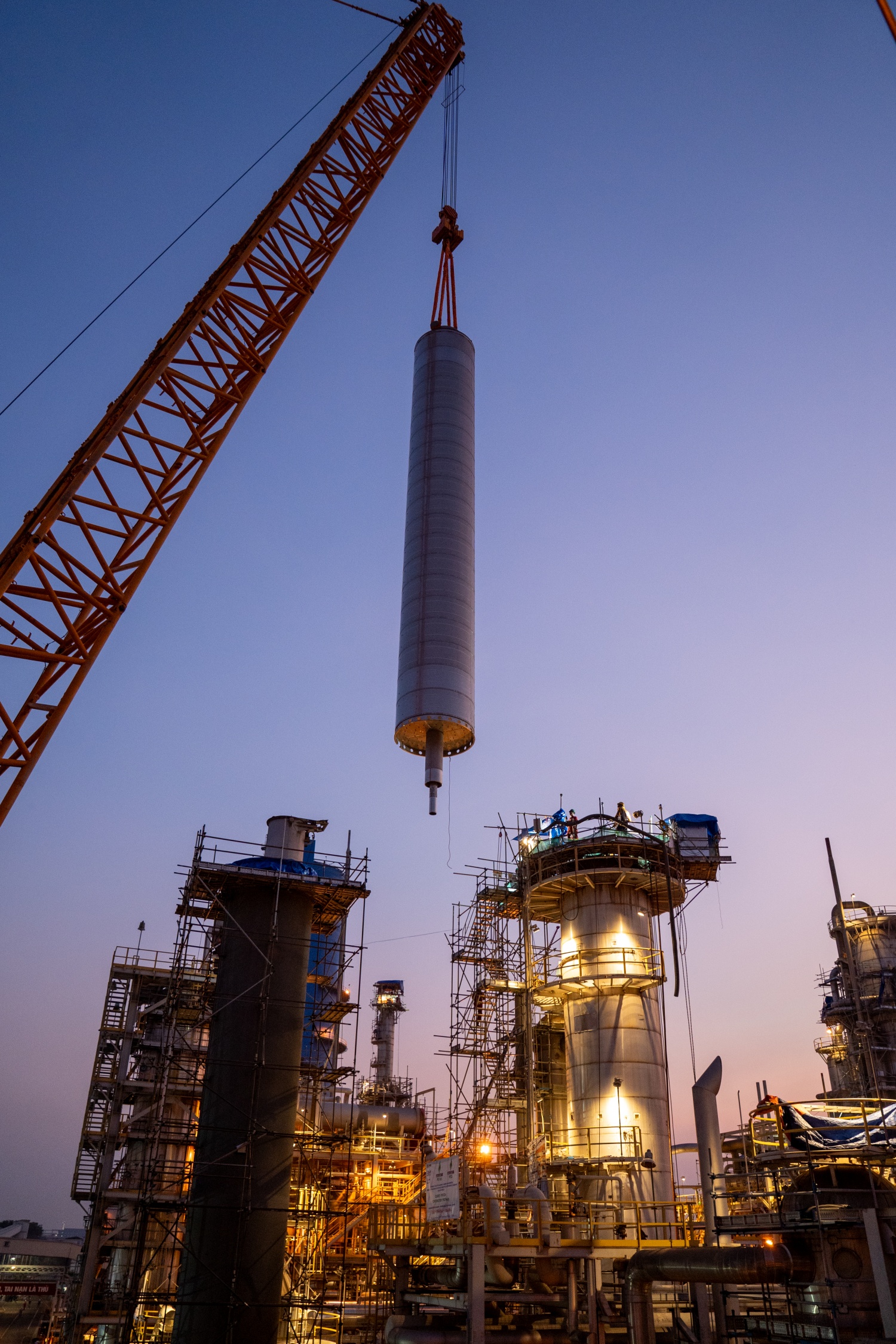 [Ch&ugrave;m ảnh] Những &ldquo;bước lắp gh&eacute;p quyết định&rdquo; trong đợt BDTT Nh&agrave; m&aacute;y Đạm Ph&uacute; Mỹ