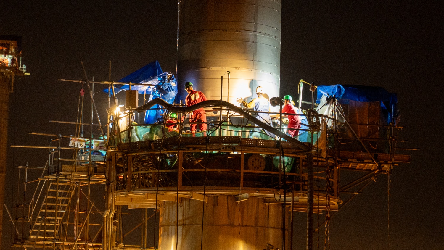 [Ch&ugrave;m ảnh] Những &ldquo;bước lắp gh&eacute;p quyết định&rdquo; trong đợt BDTT Nh&agrave; m&aacute;y Đạm Ph&uacute; Mỹ