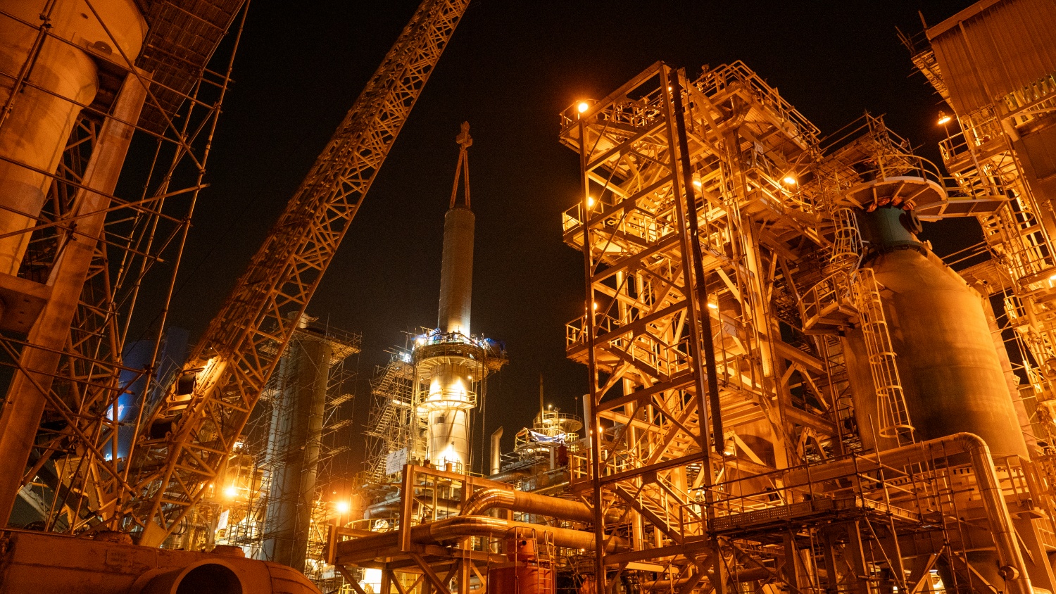 [Ch&ugrave;m ảnh] Những &ldquo;bước lắp gh&eacute;p quyết định&rdquo; trong đợt BDTT Nh&agrave; m&aacute;y Đạm Ph&uacute; Mỹ