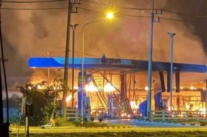 Nổ bom tại 11 trạm xăng, Thái Lan áp lệnh giới nghiêm