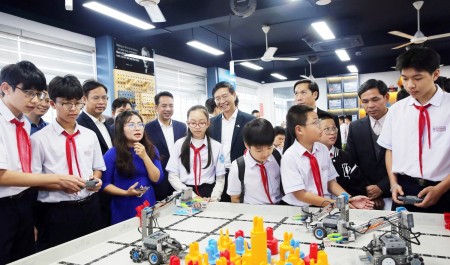 Hướng đến hình thành một thế hệ học sinh giàu trí thức công nghệ