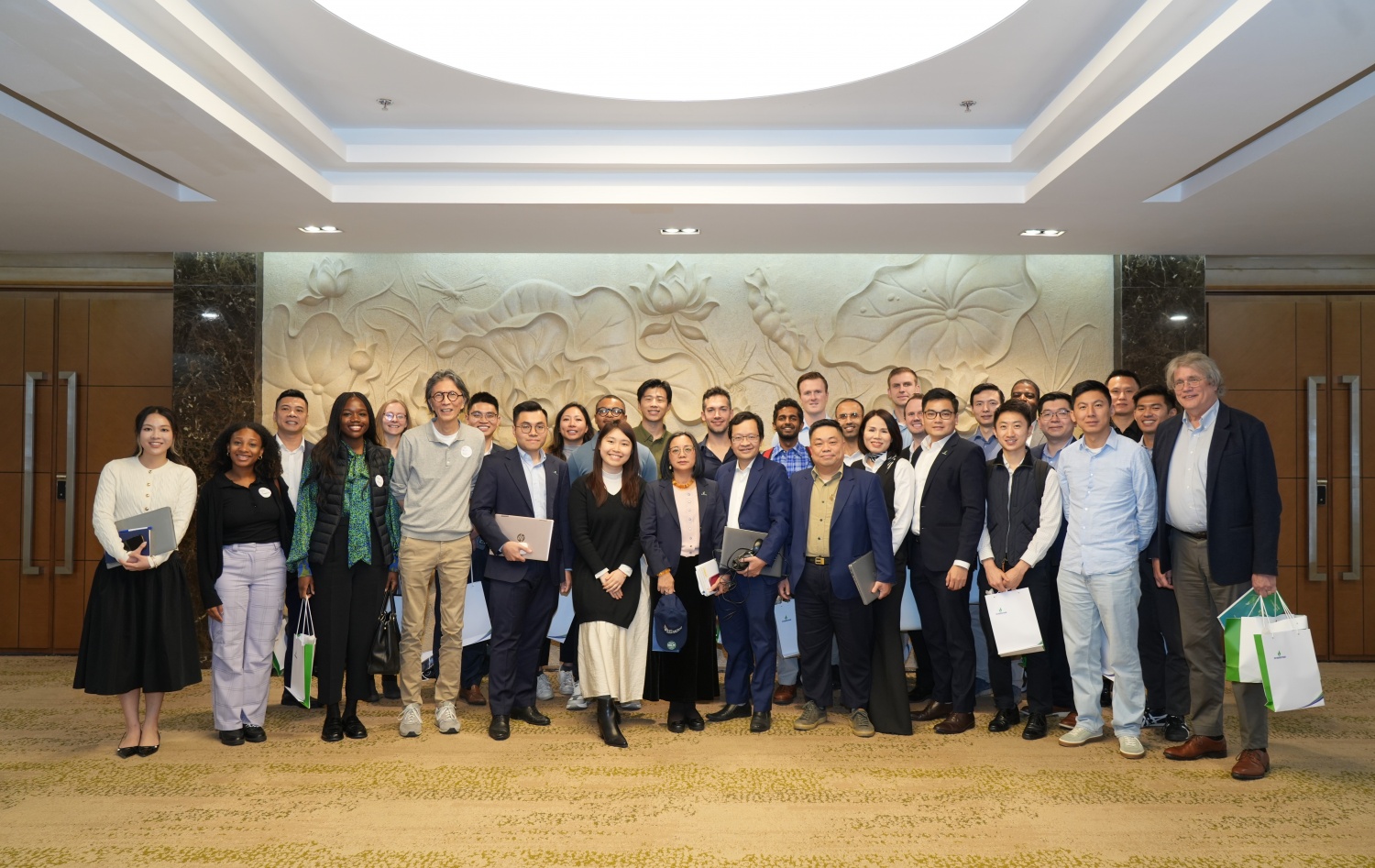 Petrovietnam trao đổi học thuật với Trường Wharton, Đại học Pennsylvania về phát triển kinh tế, năng lượng