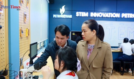 [VIDEO] STEM Innovation Petrovietnam: Nâng cao trải nghiệm nghiên cứu khoa học cho học sinh Đà Nẵng