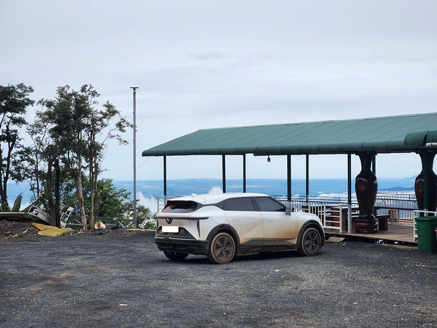 Chủ xe Gen Z nói về VF 7: Cảm giác lái vượt trội trong phân khúc, dịch vụ hậu mãi vượt xa nhiều hãng lớn trên thế giới