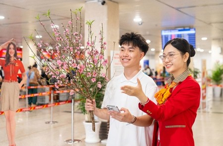 Vietjet mang sắc mai, đào theo những chuyến bay Xuân 2026