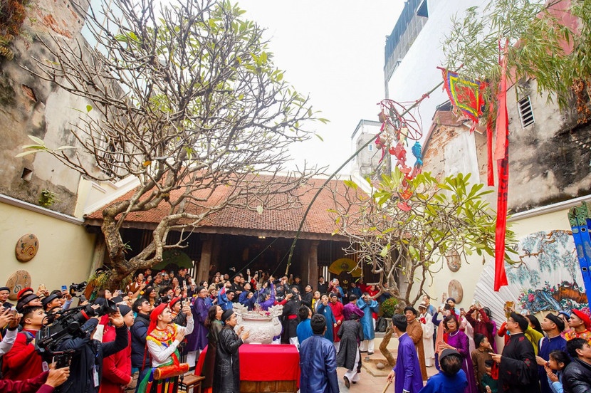 Lan tỏa nét đẹp văn hóa Tết truyền thống trong phố cổ Hà Nội