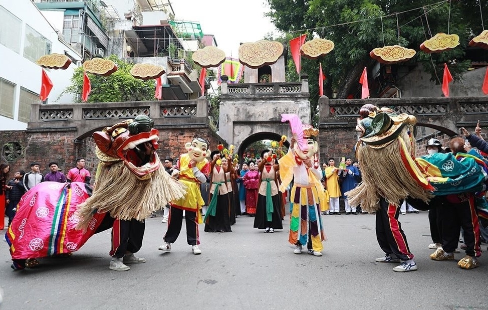 Lan tỏa nét đẹp văn hóa Tết truyền thống trong phố cổ Hà Nội