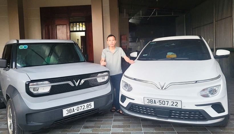 Không muốn quay lại xe xăng, vợ chồng giảng viên ở Hà Tĩnh chốt liền tay 2 xe điện VinFast chỉ trong một năm