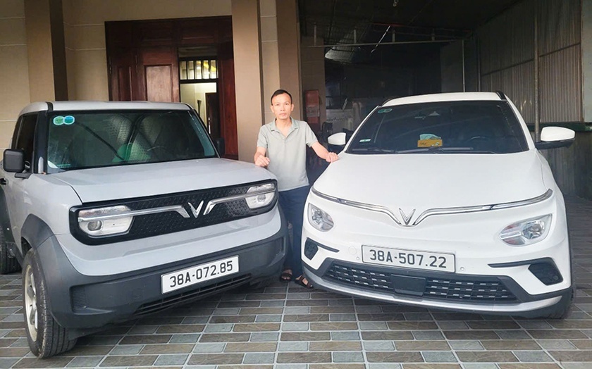 Không muốn quay lại xe xăng, vợ chồng giảng viên ở Hà Tĩnh chốt liền tay 2 xe điện VinFast chỉ trong một năm