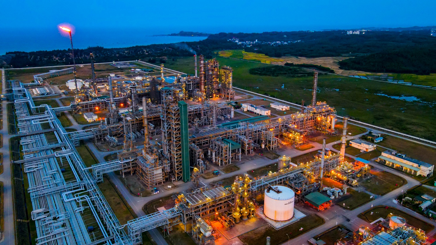 Thương mại dầu thô - mắt xích quan trọng trong chuỗi giá trị Petrovietnam