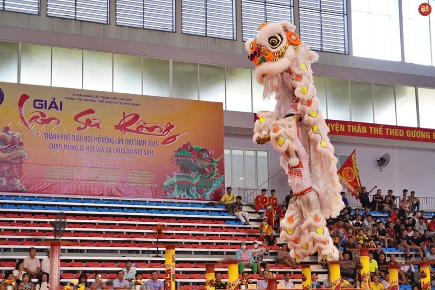 Hồn Lân - Sư - Rồng trước thềm năm mới