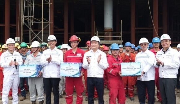 [VIDEO] Chủ tịch HĐTV Petrovietnam Lê Ngọc Sơn động viên người lao động trên công trường Dự án Lô B