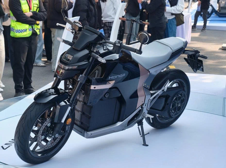 Thị trường xe điện tuần qua: Honda WN7 - Mô tô điện mạnh ngang xe 600cc lần đầu về Việt Nam