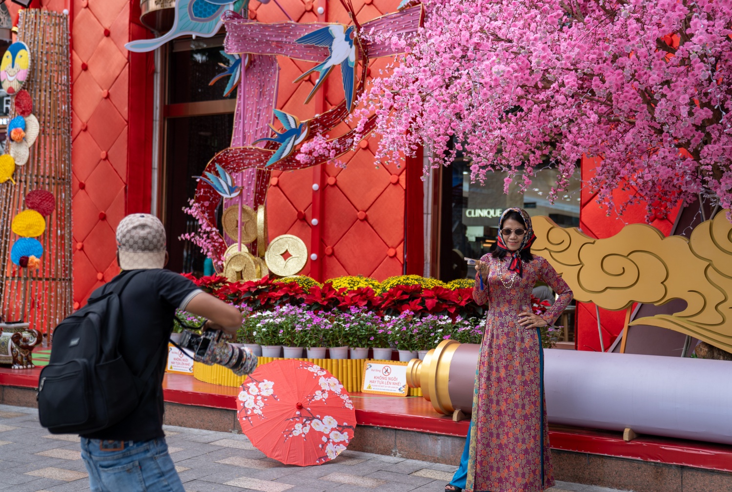 [Chùm ảnh] Trung tâm TP HCM rực rỡ sắc Xuân