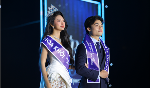 Thí sinh Phan Trâm Anh đăng quang Hoa khôi Duyên dáng Ngoại thương 2025