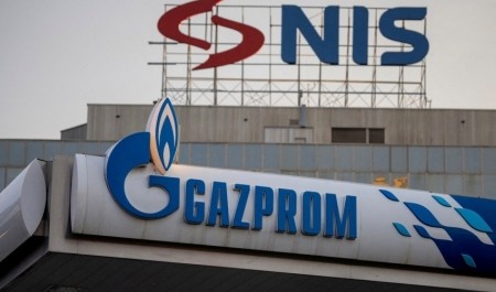 Gazprom Neft bán cổ phần tại NIS cho ai?