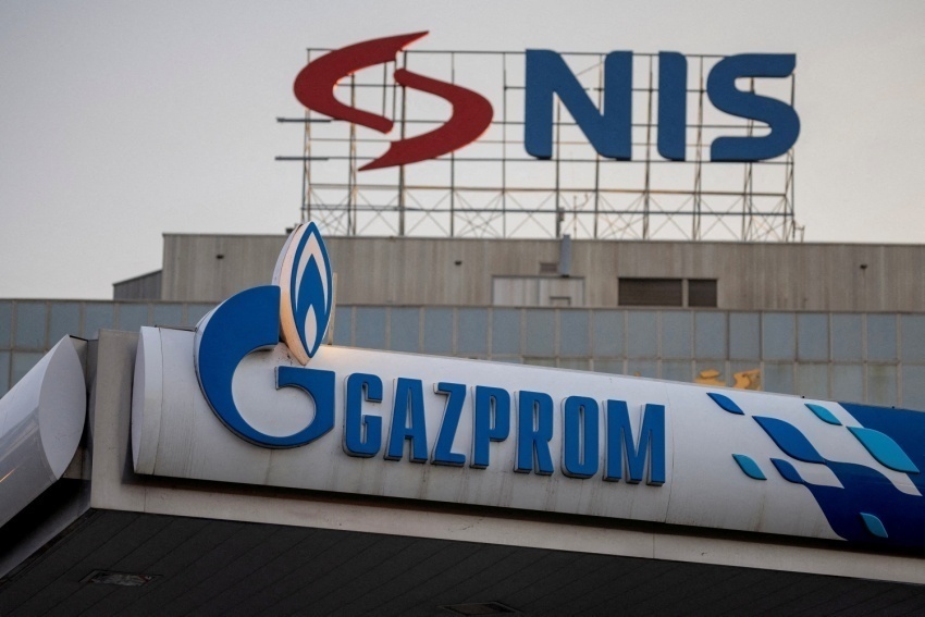 Gazprom Neft bán cổ phần tại NIS cho ai?