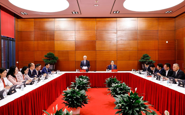 Phát huy cao độ trách nhiệm, trí tuệ và tâm huyết thảo luận Văn kiện, góp phần quan trọng vào thành công của Đại hội Phát huy cao độ trách nhiệm, trí tuệ và tâm huyết thảo luận Văn kiện, góp phần quan trọng vào thành công của Đại hội